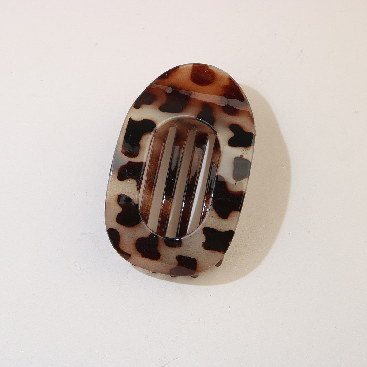 Flat Oval Clip (Light Leopard)